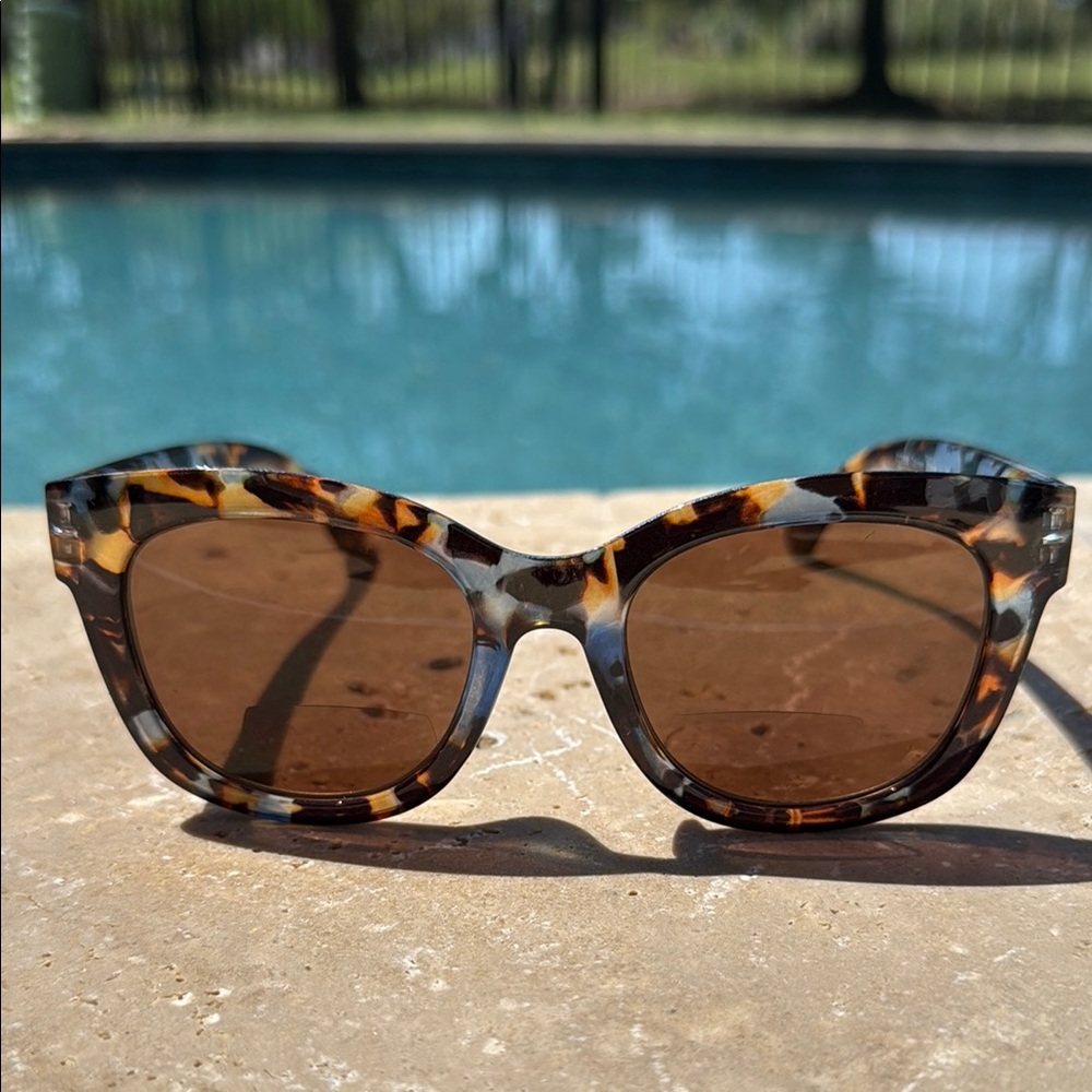 Peepers Center Stage Bifocal Reading Sunglasses +1.50 Blue Quartz Tortoiseshell